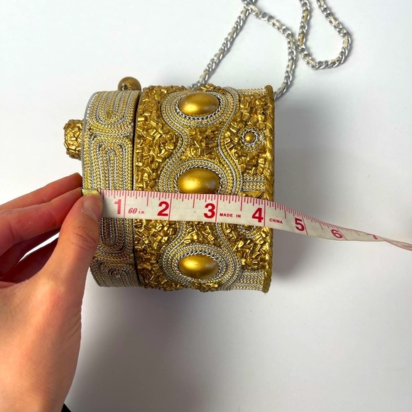 NWOT Rare Mary Frances, Silver and Gold Paper Mache Box Handbag - Picture 3 of 12